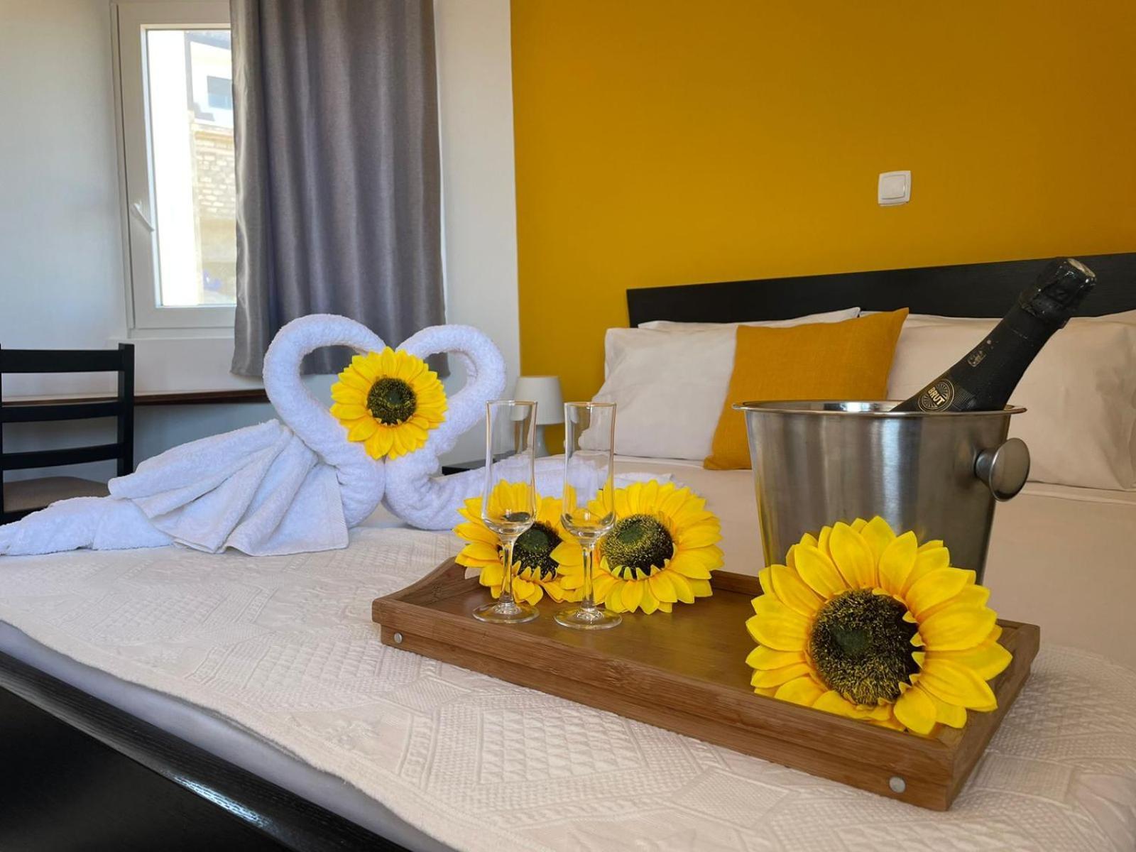 Residencial Sol Point Art Bed and Breakfast Ponta Do Sol Exteriör bild