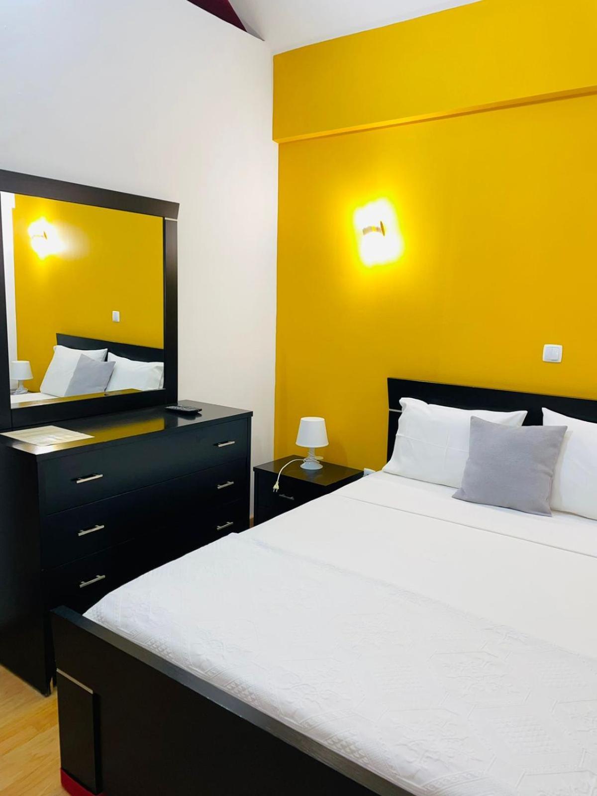 Residencial Sol Point Art Bed and Breakfast Ponta Do Sol Exteriör bild